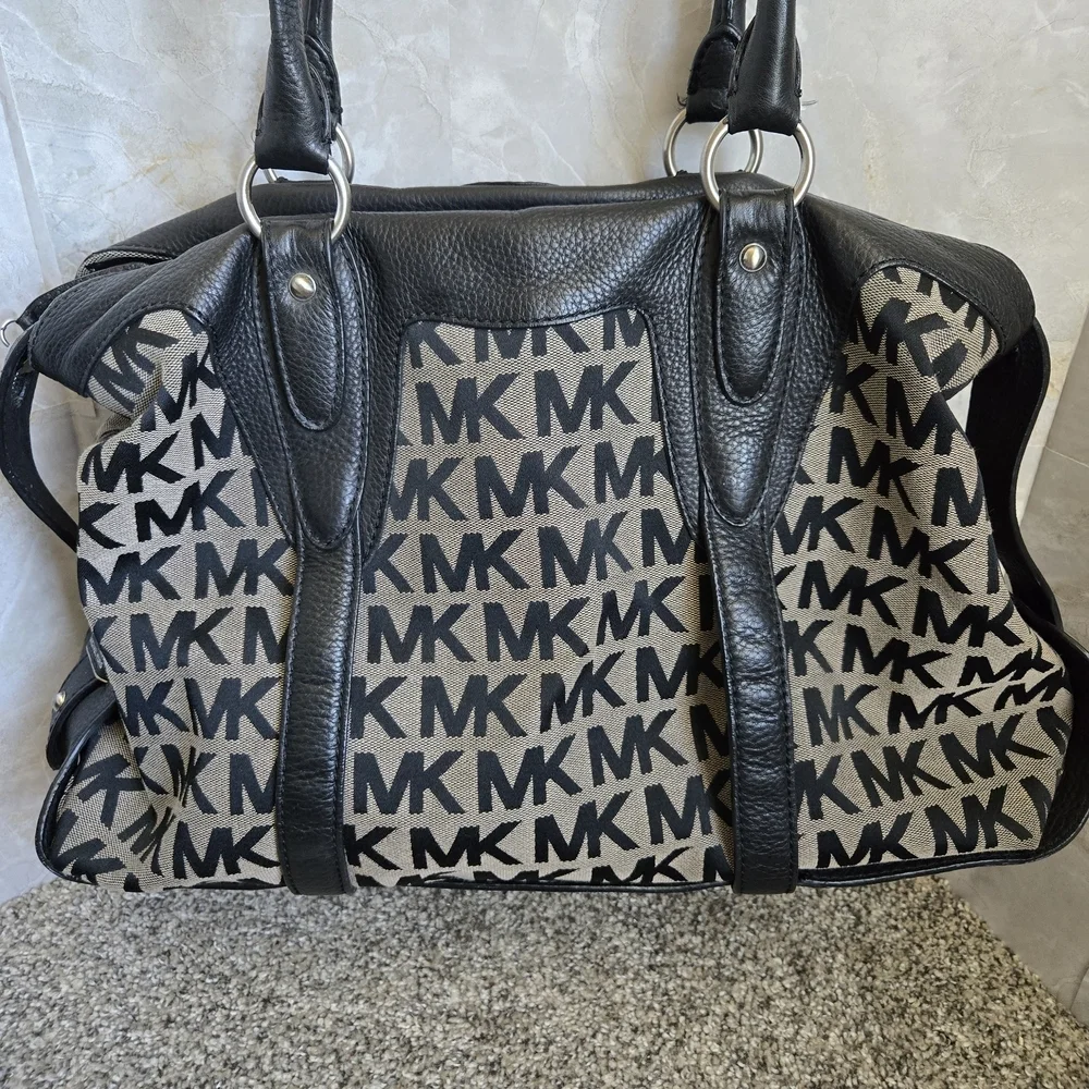 Michael Kors Black and Tan Shoulder Bag with Classic Design